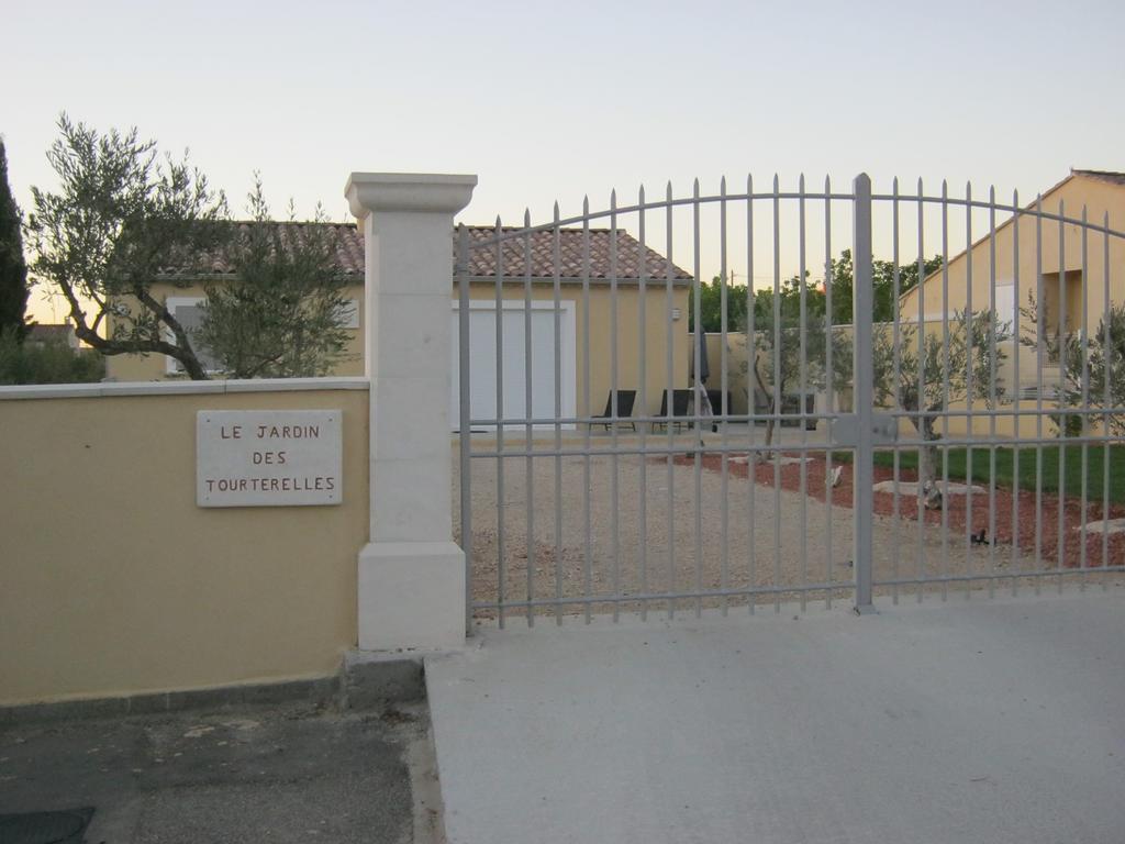 Le Jardin Des Tourterelles Villa Robion en Luberon Eksteriør billede